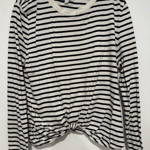 Evereve Black and White Striped Long Sleeve Top